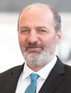 Istv&aacute;n Szab&oacute; - Berlin Brandenburg Airport