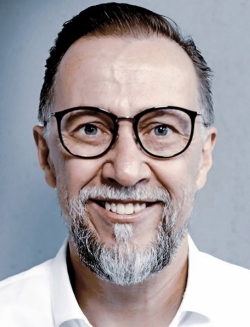 Robert   Pletz