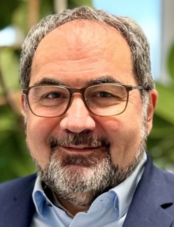Hans Pfluegl - EYYES GmbH