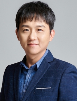 YAN WANG photo